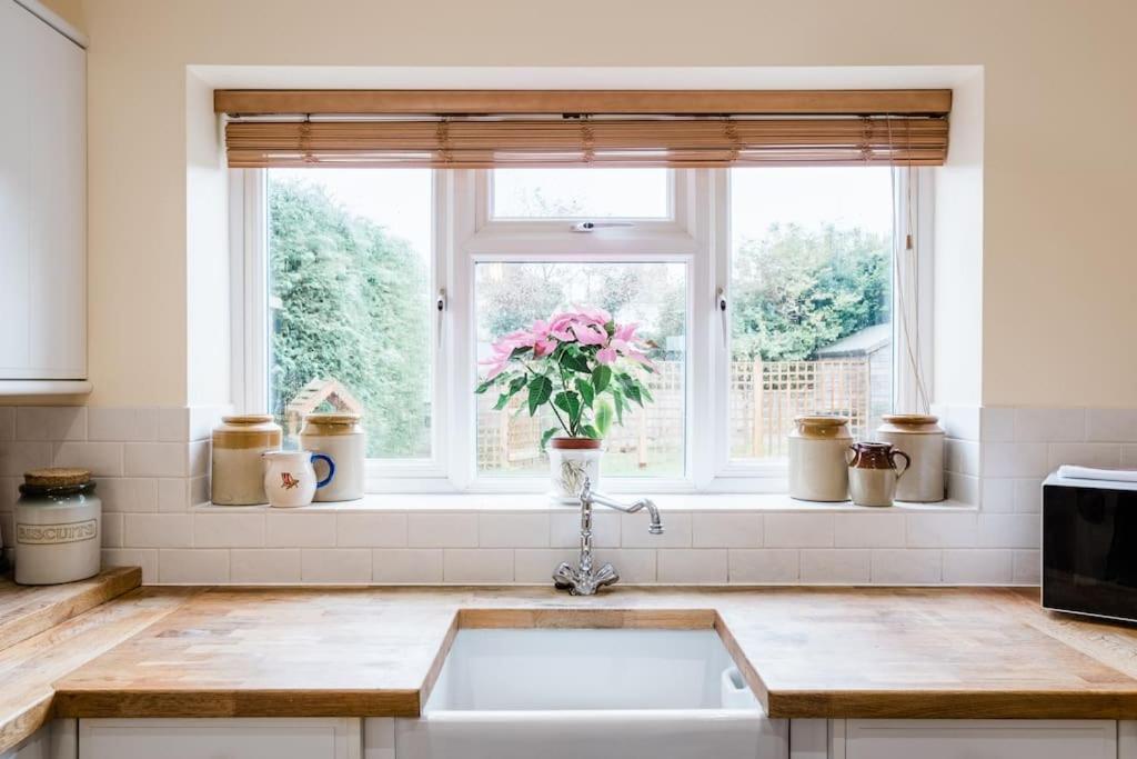 Spacious Home, Minutes Fom The Beach, Free Parking, Large Garden Area, Pets Welcome! Whitstable Exterior foto